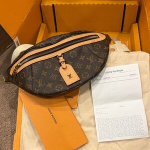 Louis Vuitton Brown and Tan Monogram Pouch